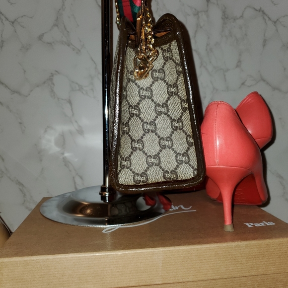 **SOLD**Authentic Gucci handbag - Picture 6 of 13